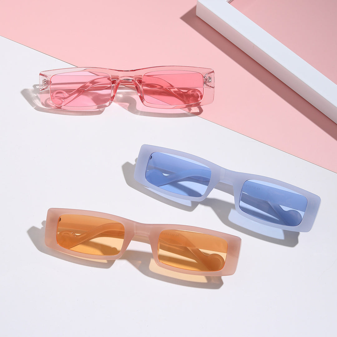 Damer moteriktig rektangulær solbrille i innovativ design Skanto