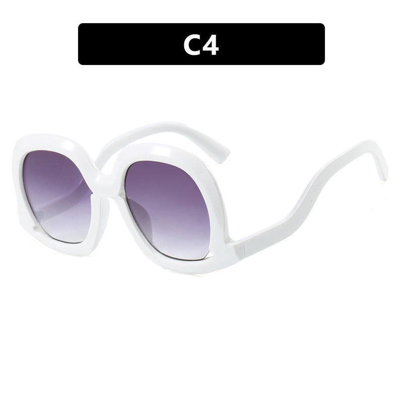 Women's oversized sunglasses with modern design Skanto