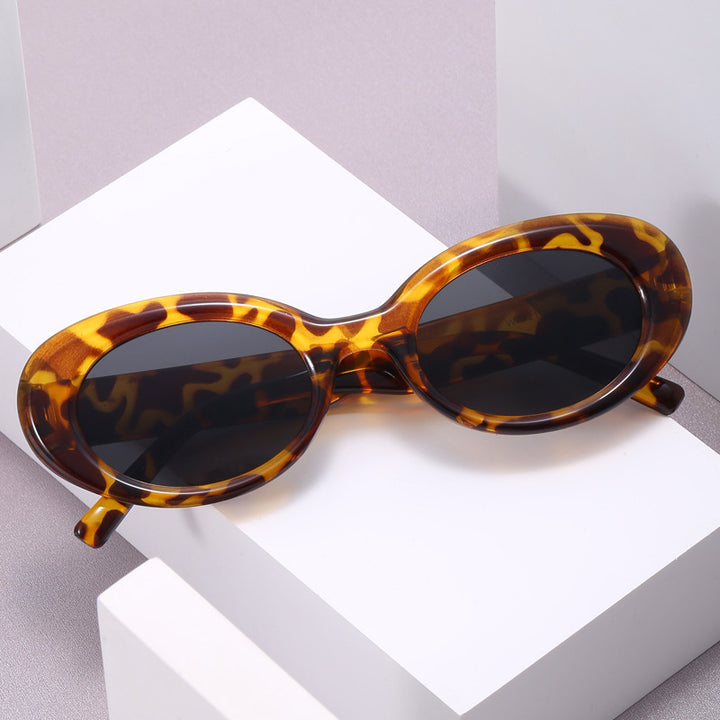 Damer oversized solbrille i moderne design Skanto