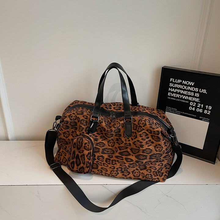 Helg reiseveske i trendy leopardmønster Skanto