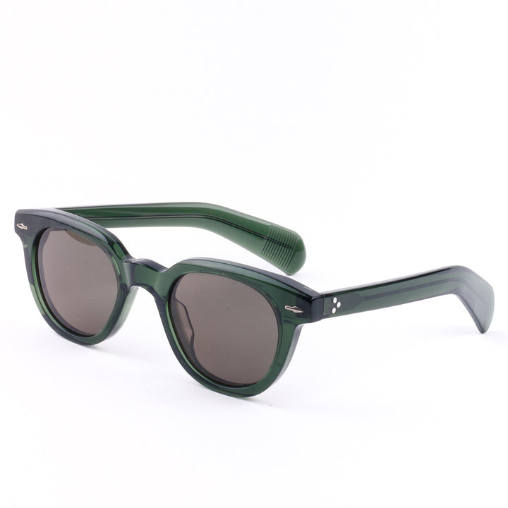 Dame solbrille i elegant, feminin design med høyverdig plastramme Skanto