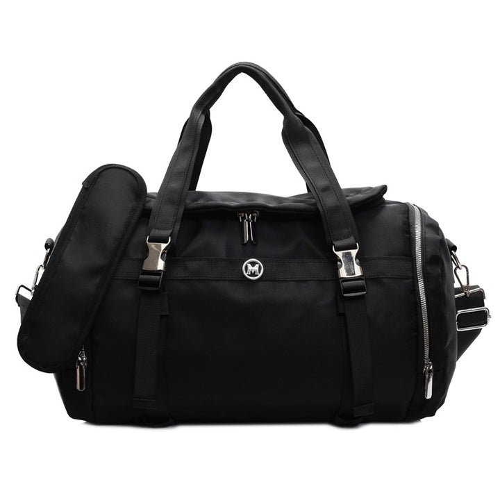 Sporty bag with multiple compartments and sturdy design Skanto