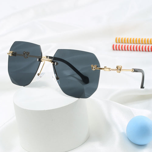 Dame stilige oversized solbriller med fasettert ramme Skanto