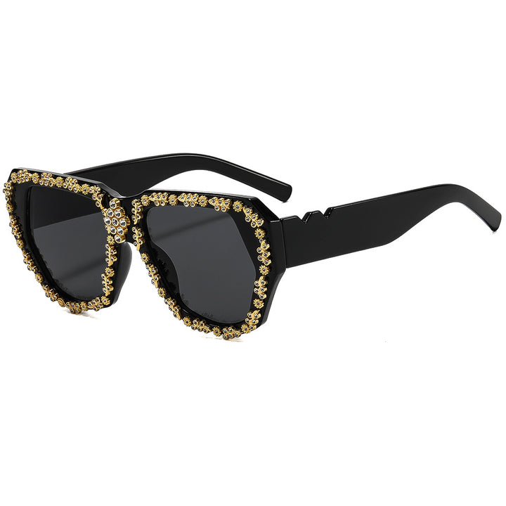 Dame modische solbrille med opulent krystallramme Skanto