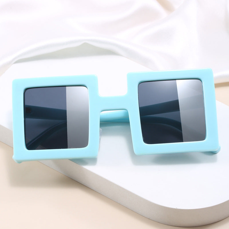 Dame kvadratisk solbrille med moderne design Skanto