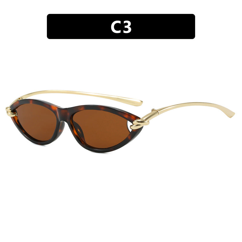 Women's Cat-Eye Sunglasses with Elegant Metal Frame and Protective UV Filter Skanto