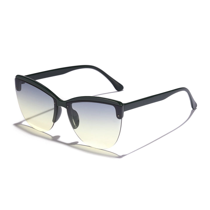 Dame moteriktig solbrille med høyverdig gradientdesign Skanto