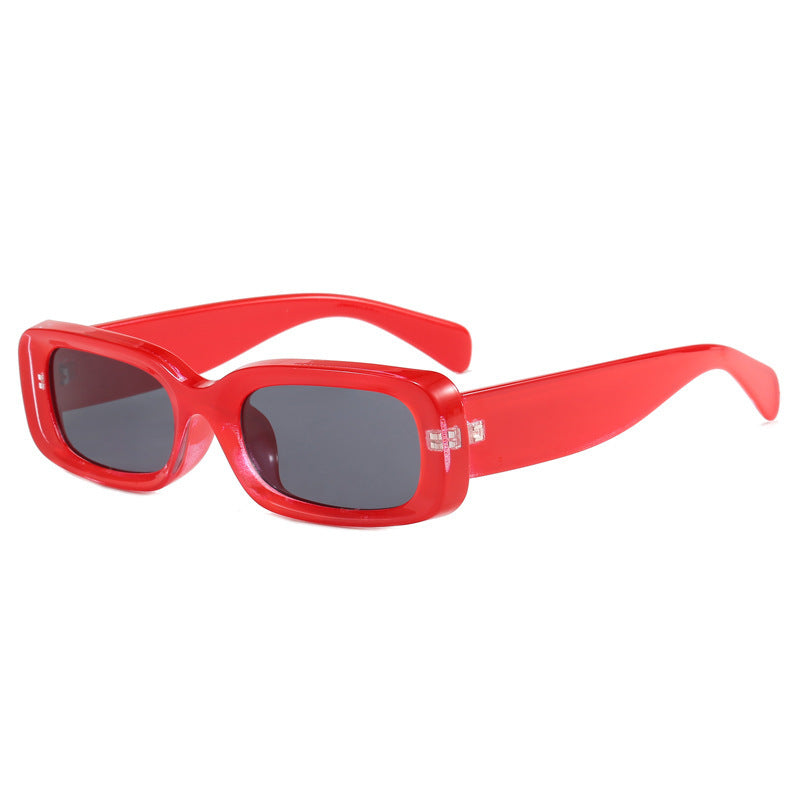 Dame moteriktig solbrille med rektangulær stil og UV-beskyttelse Skanto