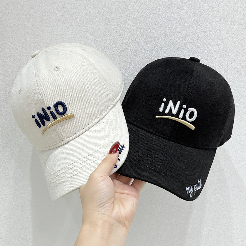 Kvinnebrodert casual caps Skanto