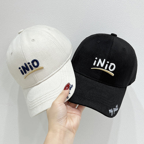 Kvinnebrodert casual caps Skanto