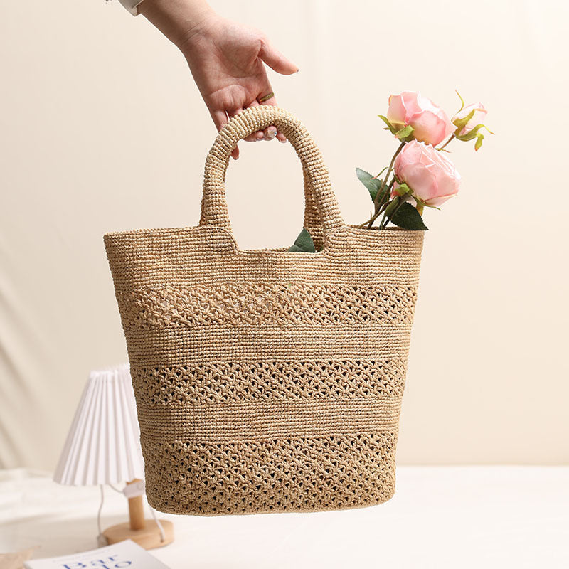 Handmade beach bag made of woven natural material Skanto