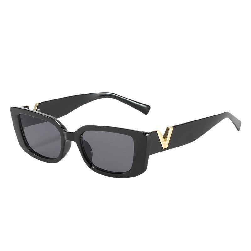 Dame moteriktig solbrille i klart design Skanto