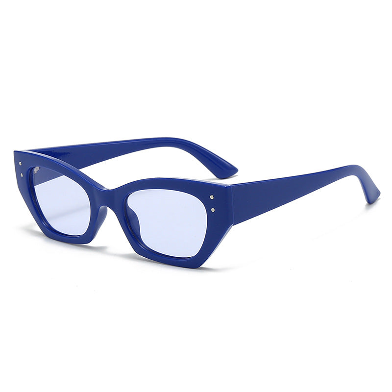 Dame moderne motefull solbrille i innovativt design Skanto