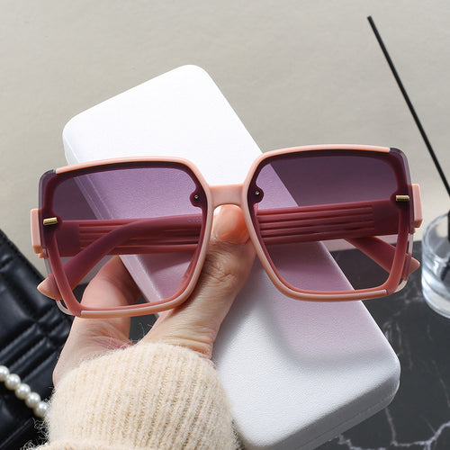 Dame firkantet solbrille med trendy geometrisk design Skanto