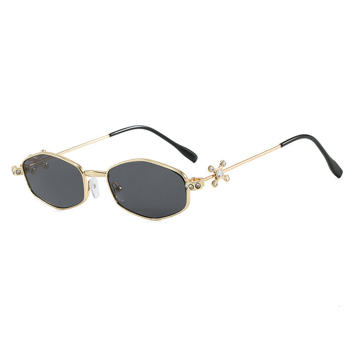Women's sunglasses with elegant accents and UV protection Skanto