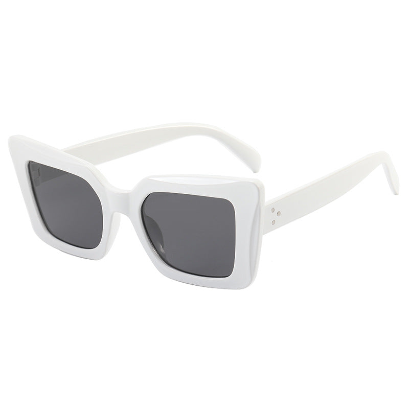 Dame firkantet solbrille med minimalistisk design Skanto