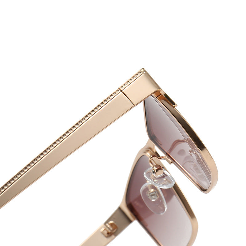 Dame kvadratisk solbrille med en stilig ramme og optimal UV-beskyttelse Skanto