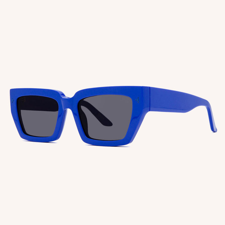 Damer fashionable solbriller i trendy, elegant design Skanto