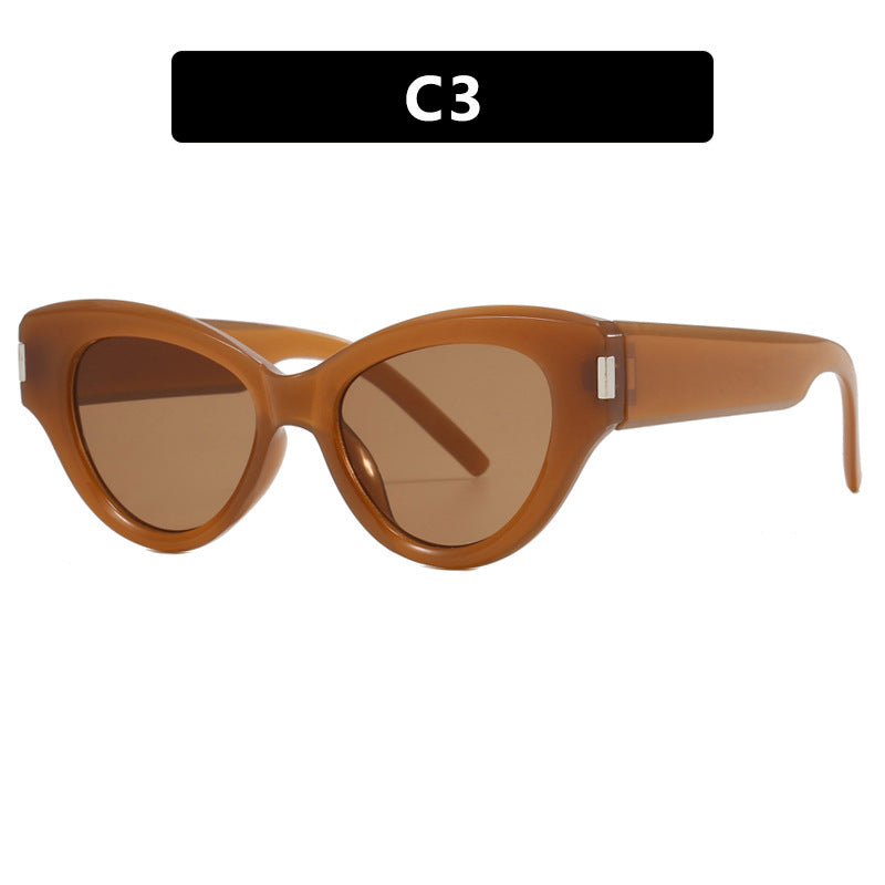 Damer stilige Cat-Eye solbriller med transparent ramme Skanto