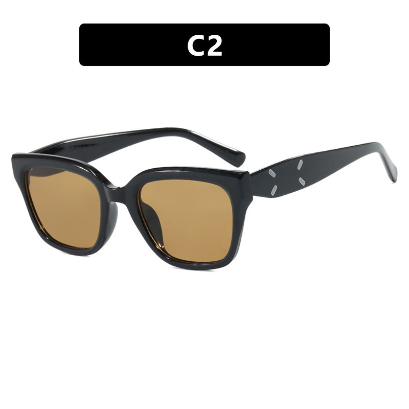 Women's Fashionable Square Sunglasses with UV Protection and Elegant Plastic Frame Skanto