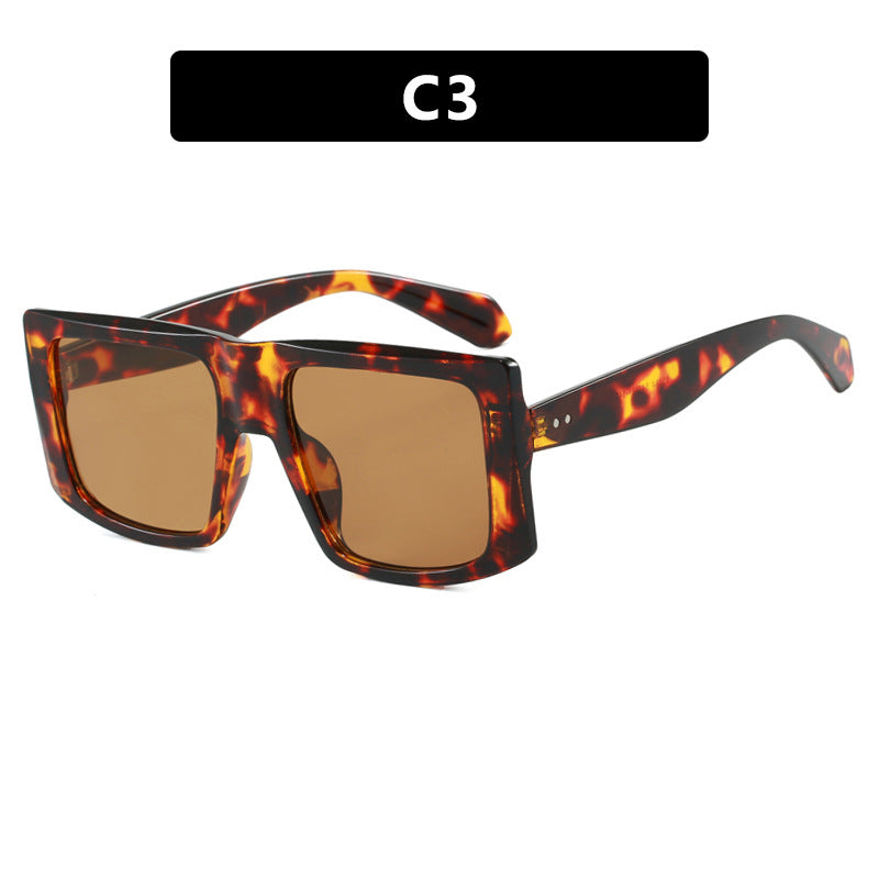 Women's square sunglasses with durable plastic frame and protective UV filter Skanto