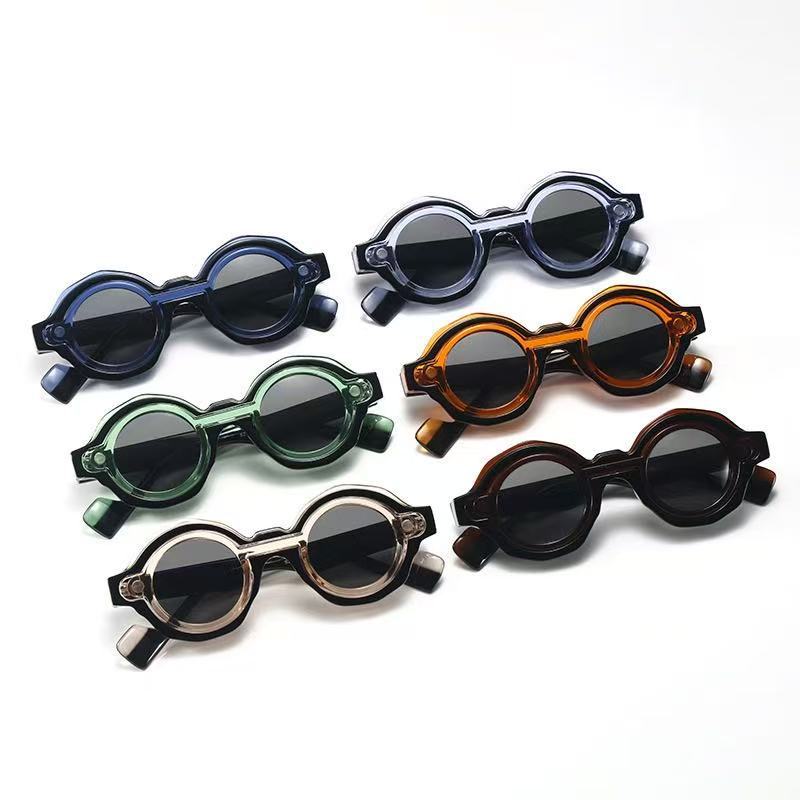 Damer moterik solbrille med unikt runddesign Skanto