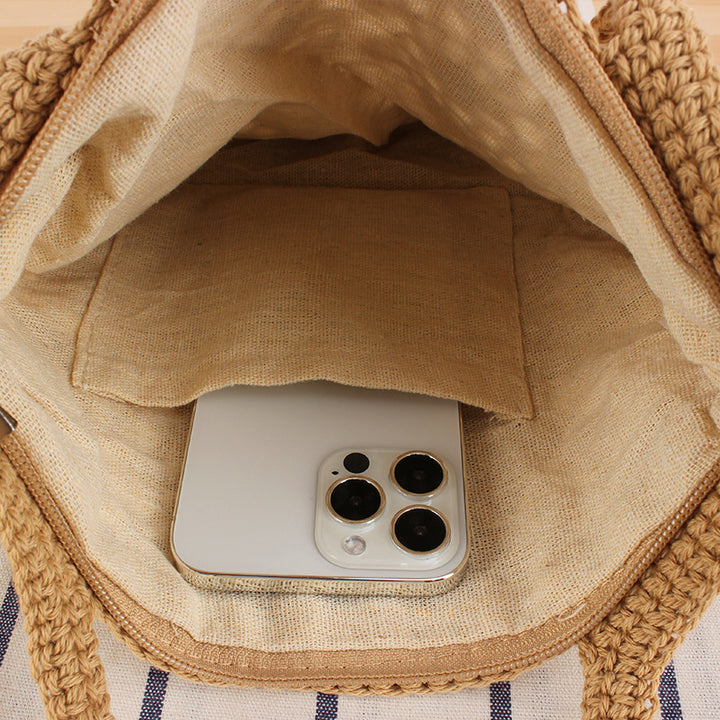 Handbag made of hand-knotted natural material with elegant details Skanto