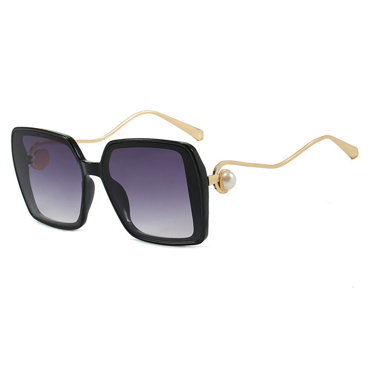 Women's trendy square glasses with elegant metal frame and unique accents Skanto