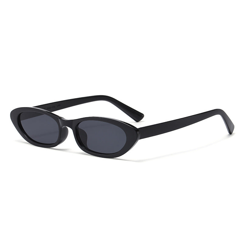 Dame Cat-Eye solbrille med beskyttende UV-filter og elegant rammestruktur Skanto