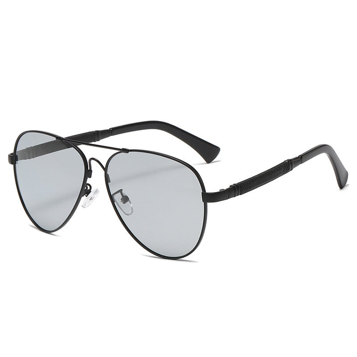 Dame aviator-solbriller med elegant metallisk ramme og UV-beskyttelse Skanto