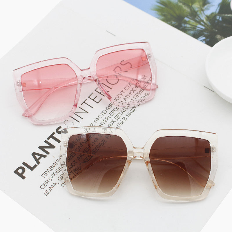 Damen elegant oversized solbrille med luksuriøs ramme Skanto