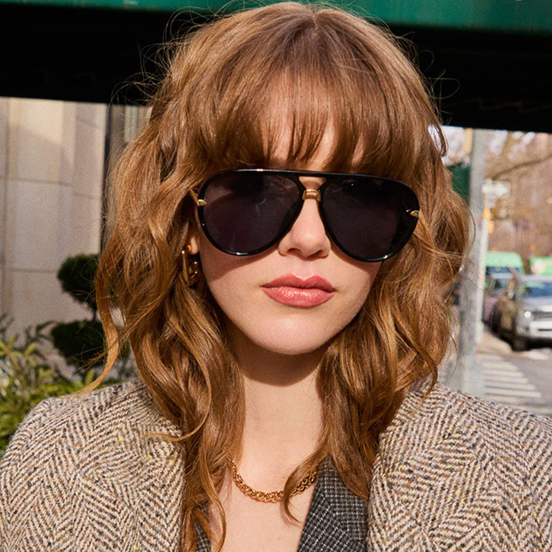 Dame pilot-solbrille med moderne metallramme og UV-beskyttelse Skanto