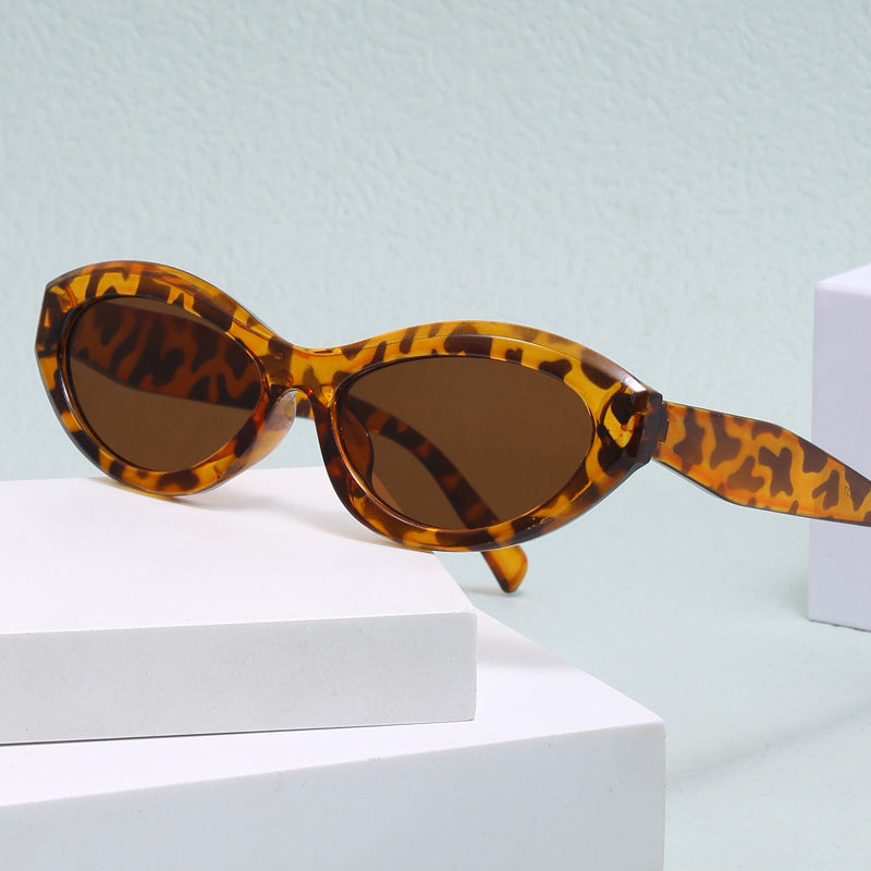 Dame cat-eye solbriller med bred ramme og UV-beskyttelse Skanto