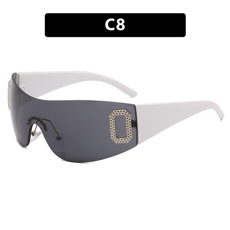 Women's sporty fashion sunglasses with elegant design and UV protection Skanto