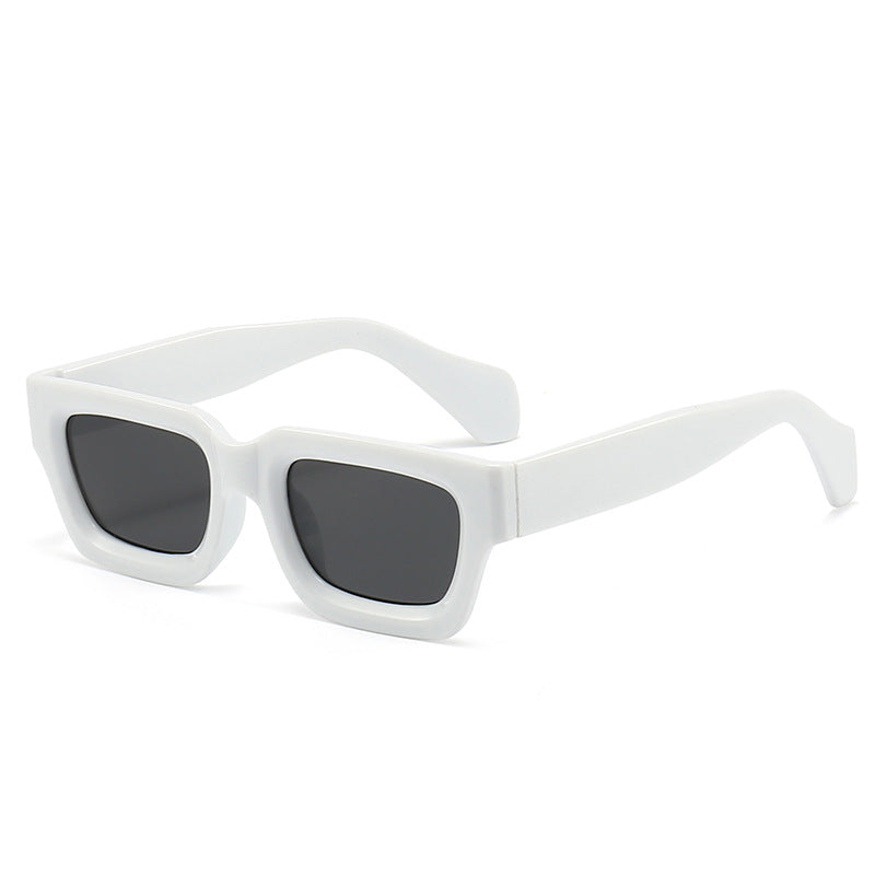 Women's trendy sunglasses with robust and transparent frame Skanto