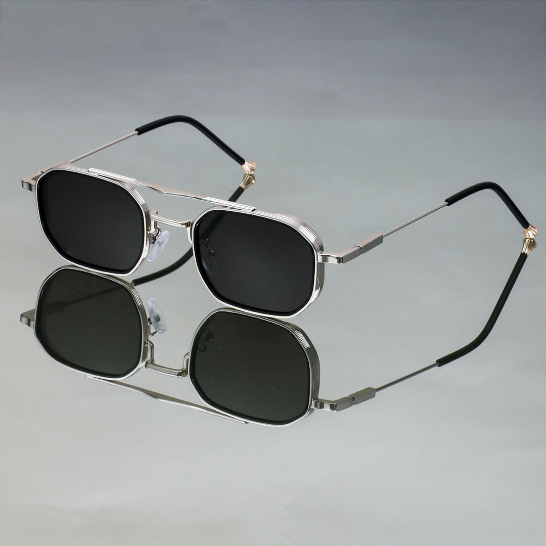 Dame Designer solbrille med elegant metallisk ramme Skanto