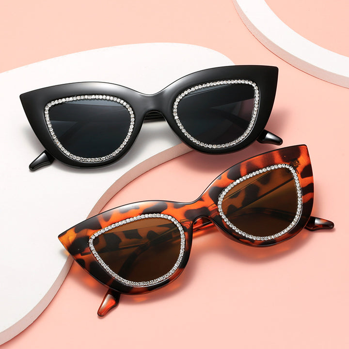 Dame Cat-Eye solbriller med glitrende aksenter Skanto
