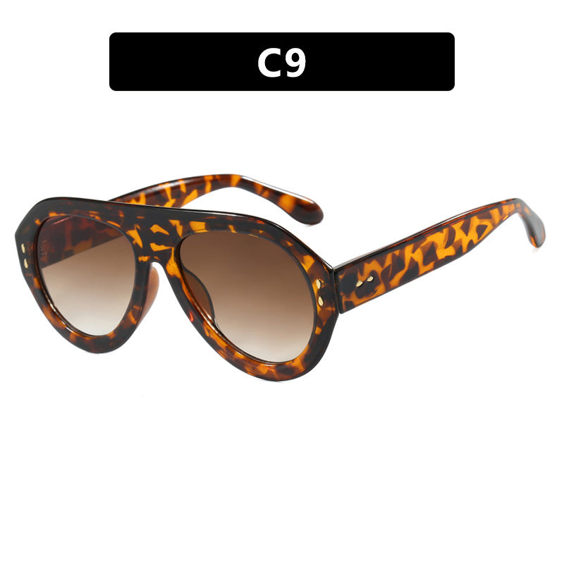 Women's fashion sunglasses with extravagant design Skanto