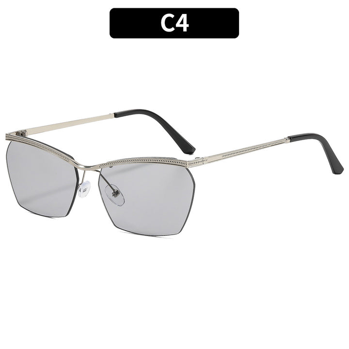 Dame moterik solbrille med filigran ramme og myk fargegradient Skanto