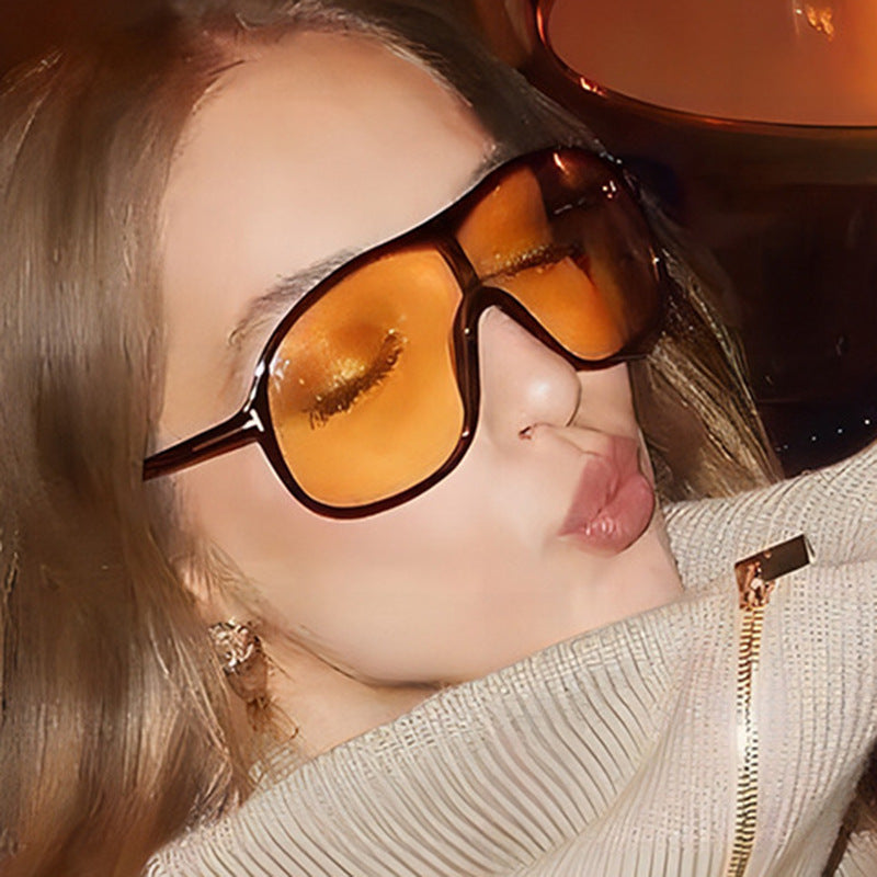 Women's fashionable oversized sunglasses with innovative design Skanto