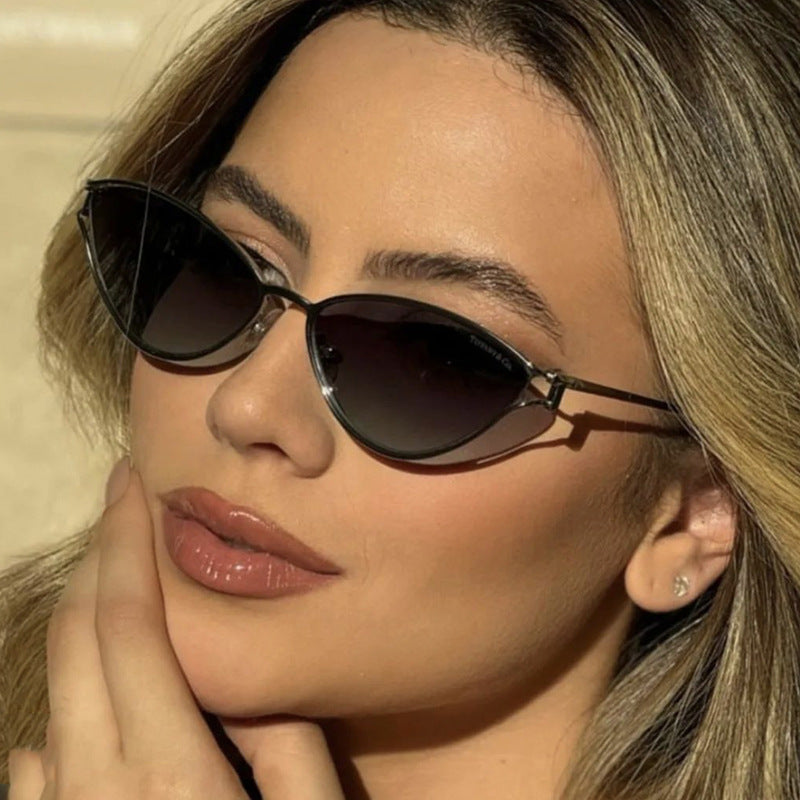 Dame Cat-Eye solbriller i elegant gullramme Skanto