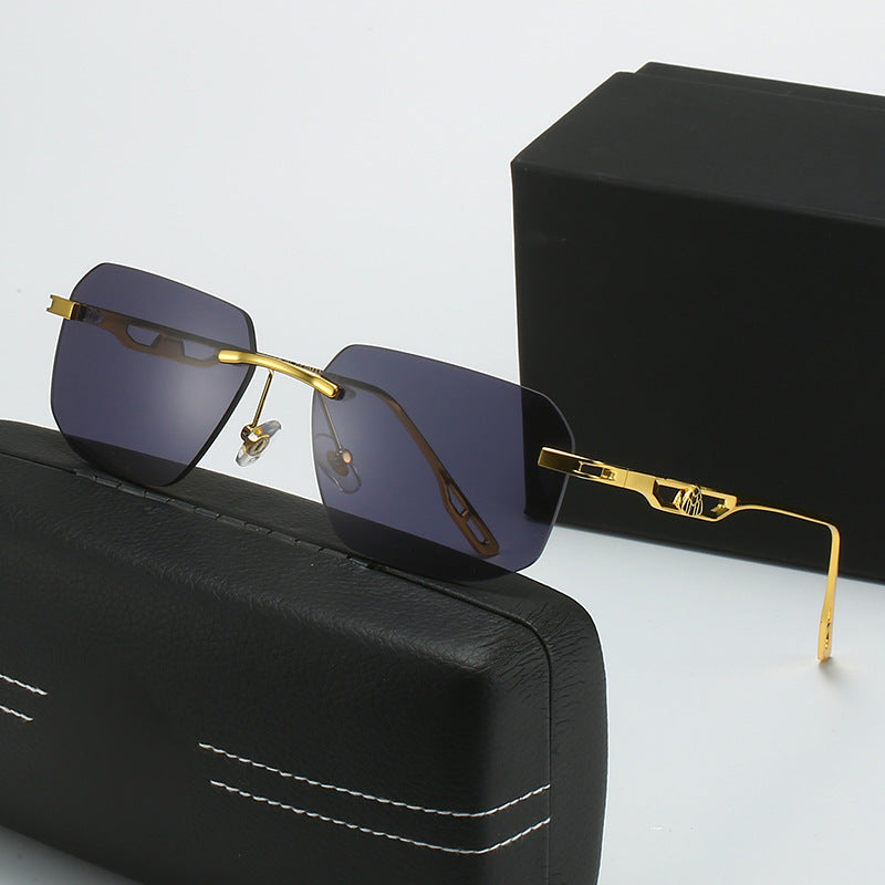 Dame moterik solbrille med luksuriøs ramme og ergonomisk design Skanto