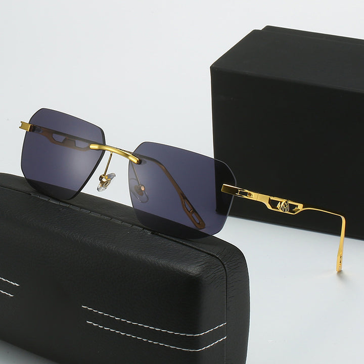 Dame moterik solbrille med luksuriøs ramme og ergonomisk design Skanto