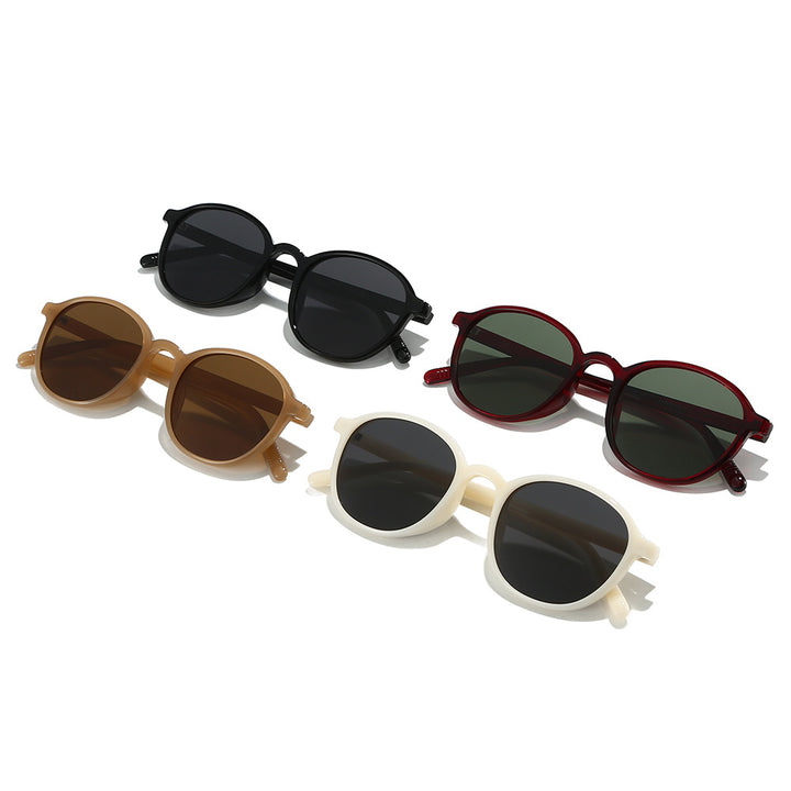 Dame moteriktig solbrille i klassisk ovaldesign Skanto