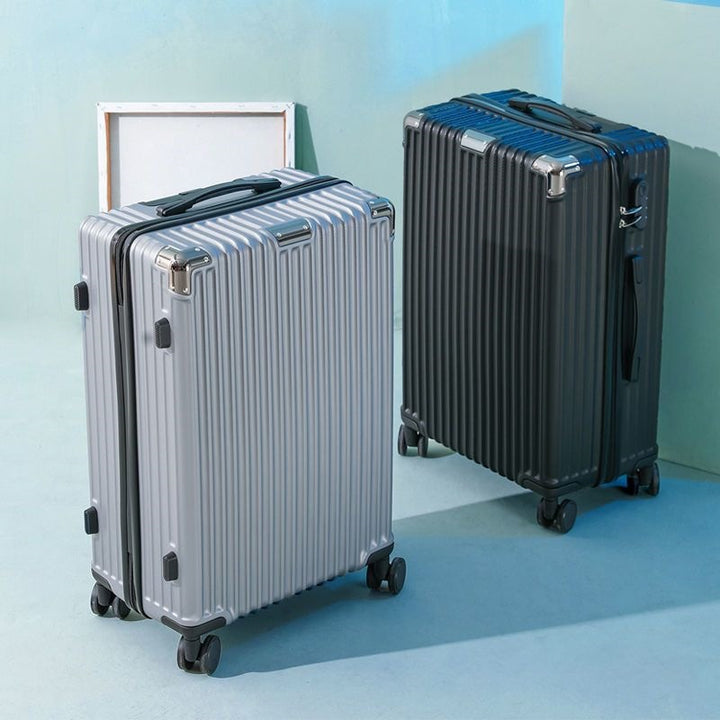 Hardshel suitcase with robust wheel system Skanto