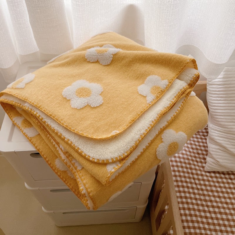 Unisex Kosebomullteppe med Lekent Blomsterdesign Skanto