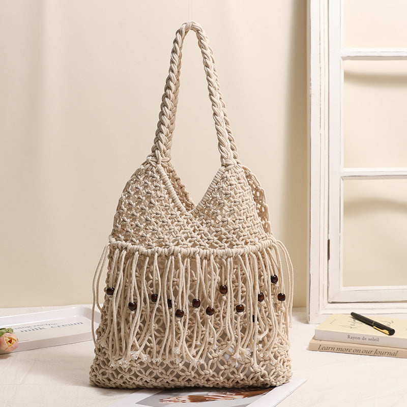 Crocheted beach bag with fringe details Skanto