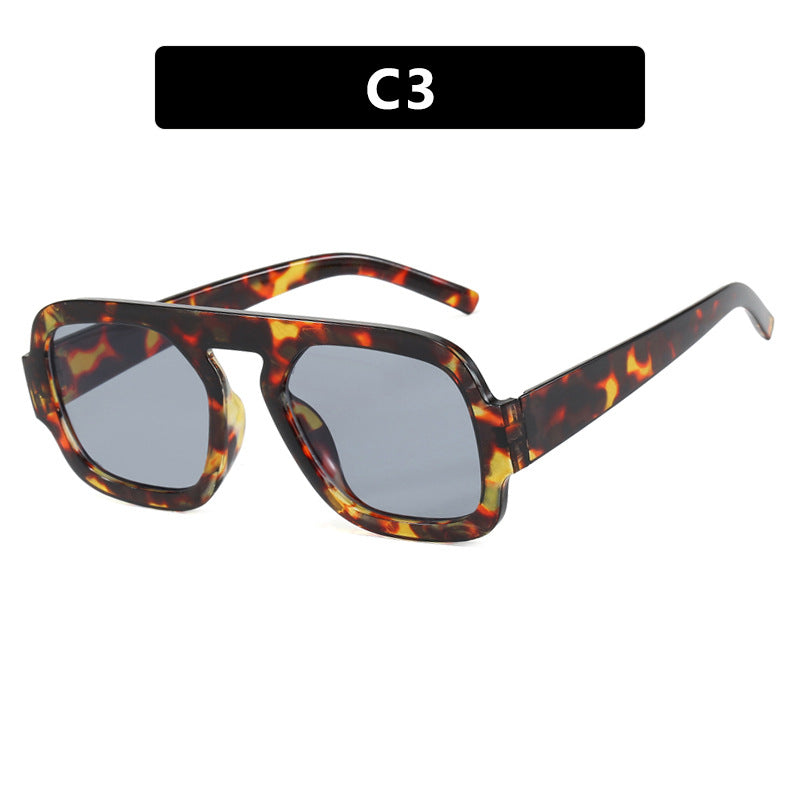 Women's Fashionable Sunglasses in Modern Retro Style Skanto