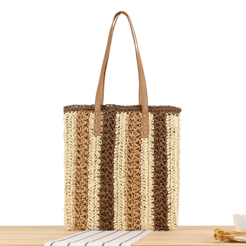 Woven Natural Material Beach Bag with Sturdy Leather Handles Skanto