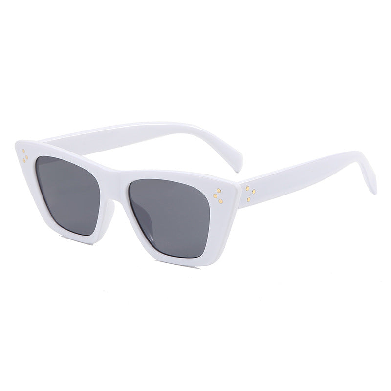Dame motetrend Cat-Eye solbriller med UV-beskyttelse og stilfullt design Skanto
